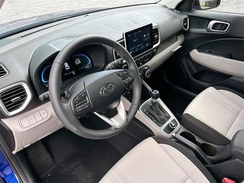 2025 Hyundai VENUE SEL