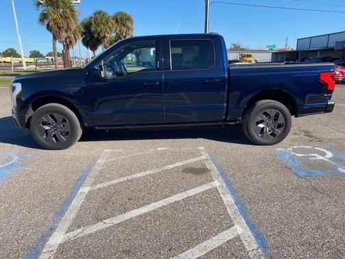 2023 Ford F-150 Lightning LARIAT