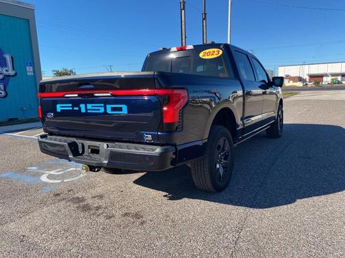2023 Ford F-150 Lightning LARIAT