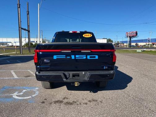 2023 Ford F-150 Lightning LARIAT