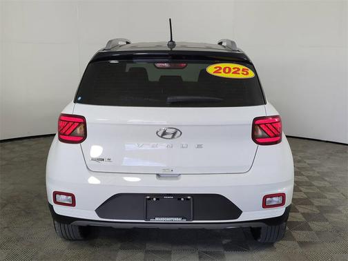 2025 Hyundai VENUE Limited