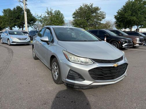 Silver Ice Metallic 2019 Chevrolet Cruze LS