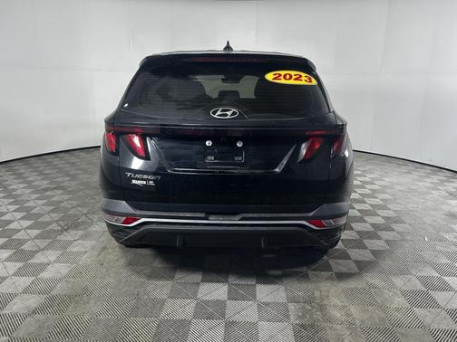 2023 Hyundai TUCSON SE