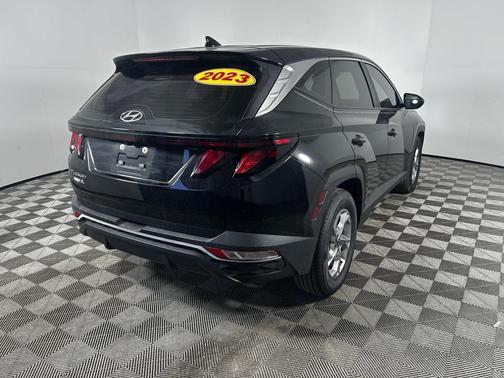 2023 Hyundai TUCSON SE