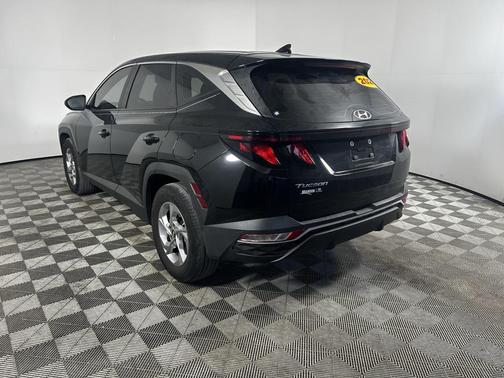 2023 Hyundai TUCSON SE
