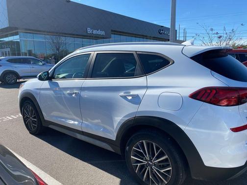 2021 Hyundai TUCSON SEL