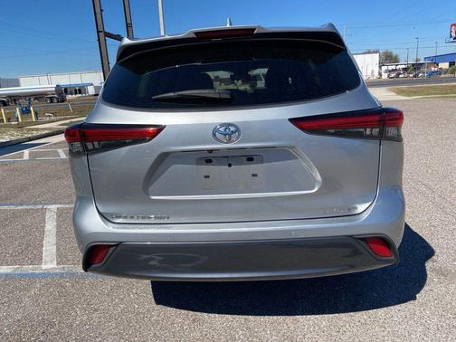 2021 Toyota Highlander Platinum