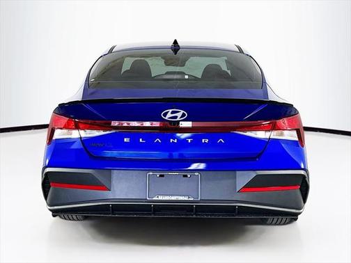 2025 Hyundai ELANTRA Sport