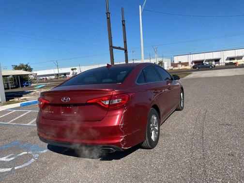 2016 Hyundai SONATA SE
