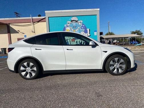 2021 Tesla Model Y Long Range Dual Motor All-Wheel Drive