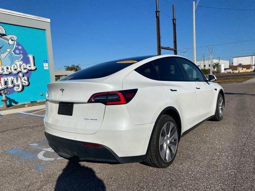 2021 Tesla Model Y Long Range Dual Motor All-Wheel Drive