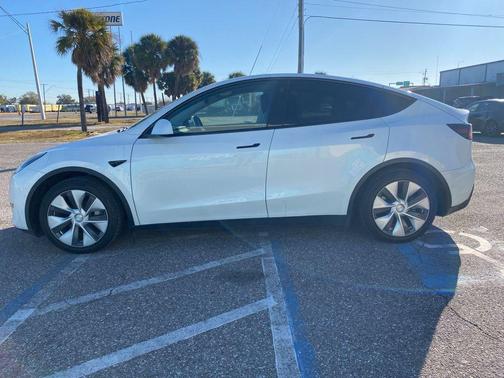 2021 Tesla Model Y Long Range Dual Motor All-Wheel Drive