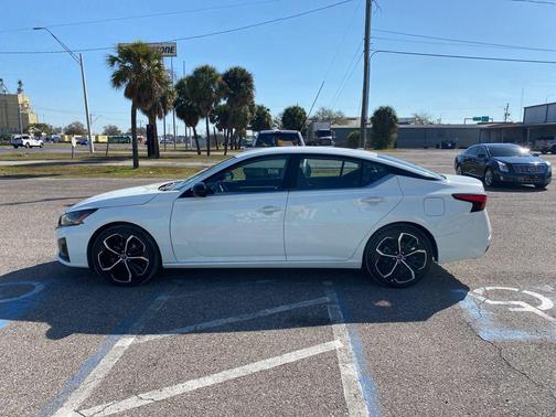 2024 Nissan Altima SR FWD