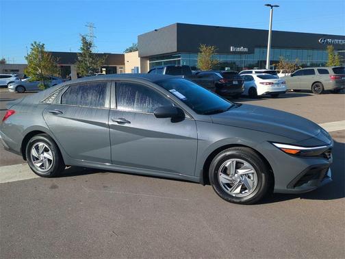 2026 Hyundai ELANTRA SE