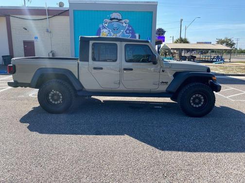2020 Jeep Gladiator Sport