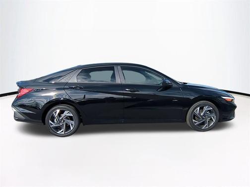 2025 Hyundai ELANTRA HEV SEL Sport