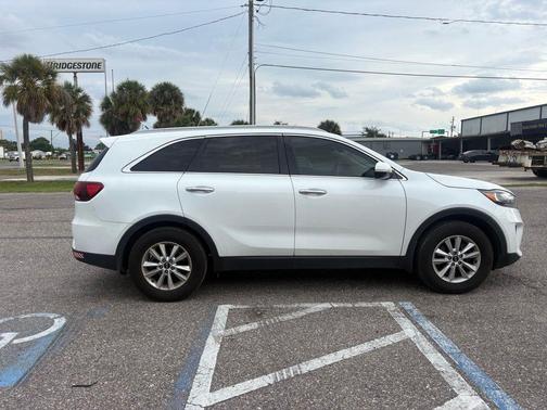 Snow White Pearl 2020 Kia Sorento LX
