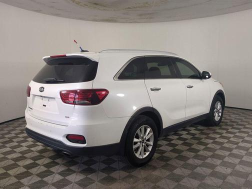 Snow White Pearl 2020 Kia Sorento LX