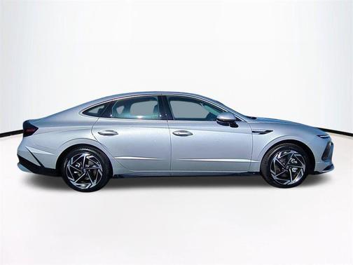 2026 Hyundai SONATA SEL