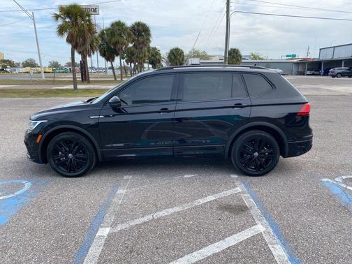 2022 Volkswagen Tiguan 2.0T SE R-Line Black