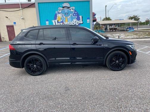 2022 Volkswagen Tiguan 2.0T SE R-Line Black