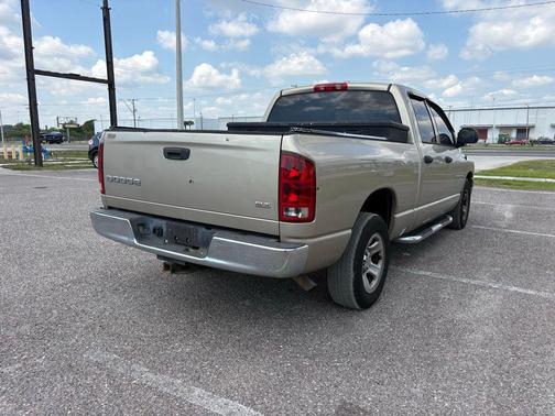 Light Almond Pearl Metallic Clearcoat 2004 Dodge Ram 1500 SLT Quad Cab