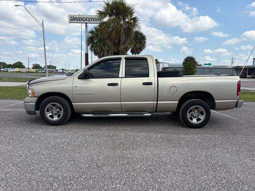 Light Almond Pearl Metallic Clearcoat 2004 Dodge Ram 1500 SLT Quad Cab