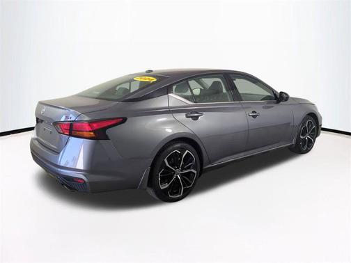 2024 Nissan Altima SR FWD