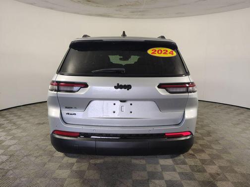 Silver Zynith 2024 Jeep Grand Cherokee L Altitude