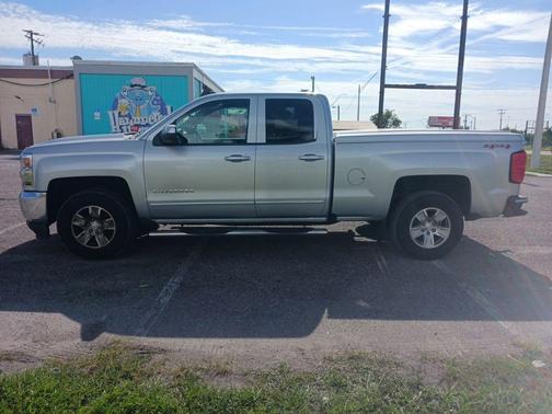 Silver Ice Metallic 2017 Chevrolet Silverado 1500 1LT