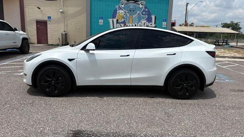 2023 Tesla Model Y Long Range Dual Motor All-Wheel Drive