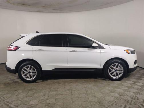 Oxford White 2022 Ford Edge SEL