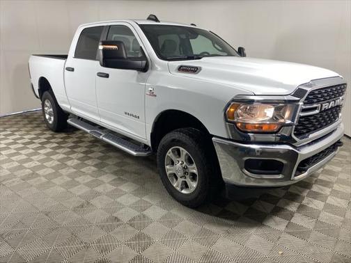 2023 RAM 2500 Big Horn Crew Cab 4x4 6'4' Box