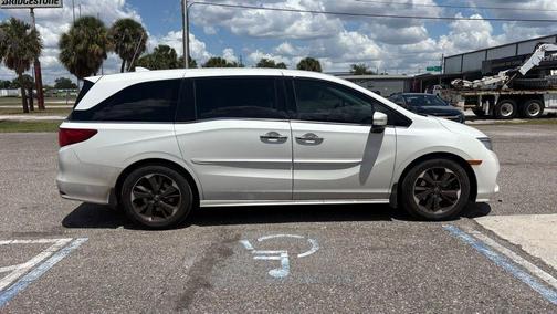 Platinum White Pearl 2022 Honda Odyssey Elite