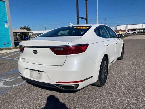 2017 Kia Cadenza Premium