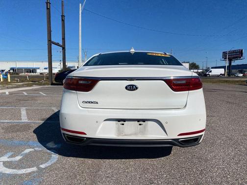 2017 Kia Cadenza Premium