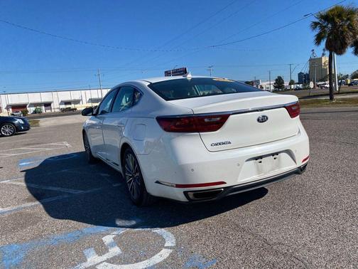 2017 Kia Cadenza Premium