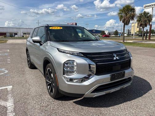 Alloy Silver Metallic 2024 Mitsubishi Outlander SE S-AWC