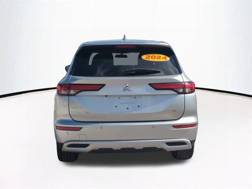 Alloy Silver Metallic 2024 Mitsubishi Outlander SE S-AWC