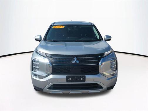 Alloy Silver Metallic 2024 Mitsubishi Outlander SE S-AWC