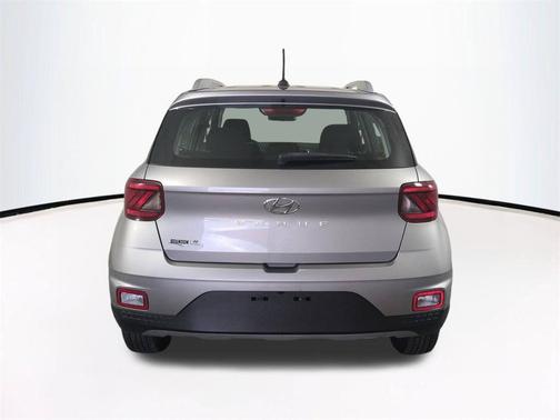 Shimmering Silver 2024 Hyundai VENUE SEL