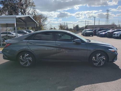 2026 Hyundai ELANTRA HEV Limited