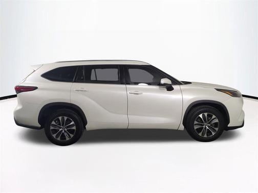 Blizzard Pearl 2021 Toyota Highlander XLE