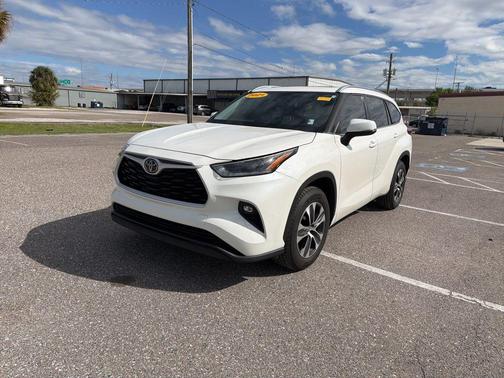 2021 Toyota Highlander XLE