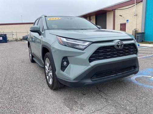 2023 Toyota RAV4 XLE Premium
