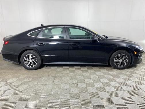 2022 Hyundai SONATA Hybrid Base