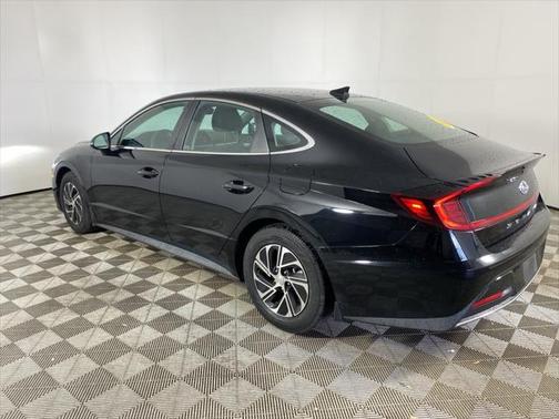 2022 Hyundai SONATA Hybrid Base