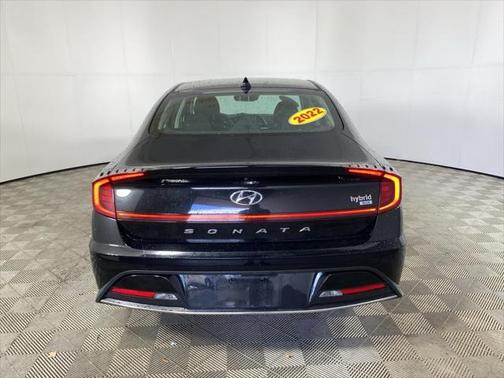 2022 Hyundai SONATA Hybrid Base