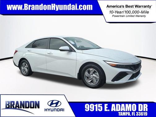 2025 Hyundai ELANTRA SE