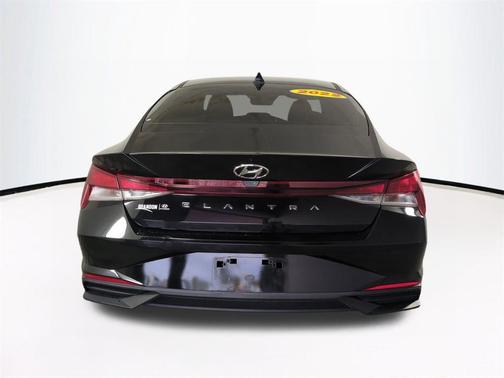 2022 Hyundai ELANTRA SE